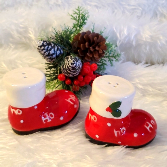 Santa Salt & Pepper Ho Ho Ho Shaker Boots - Picture 1 of 6